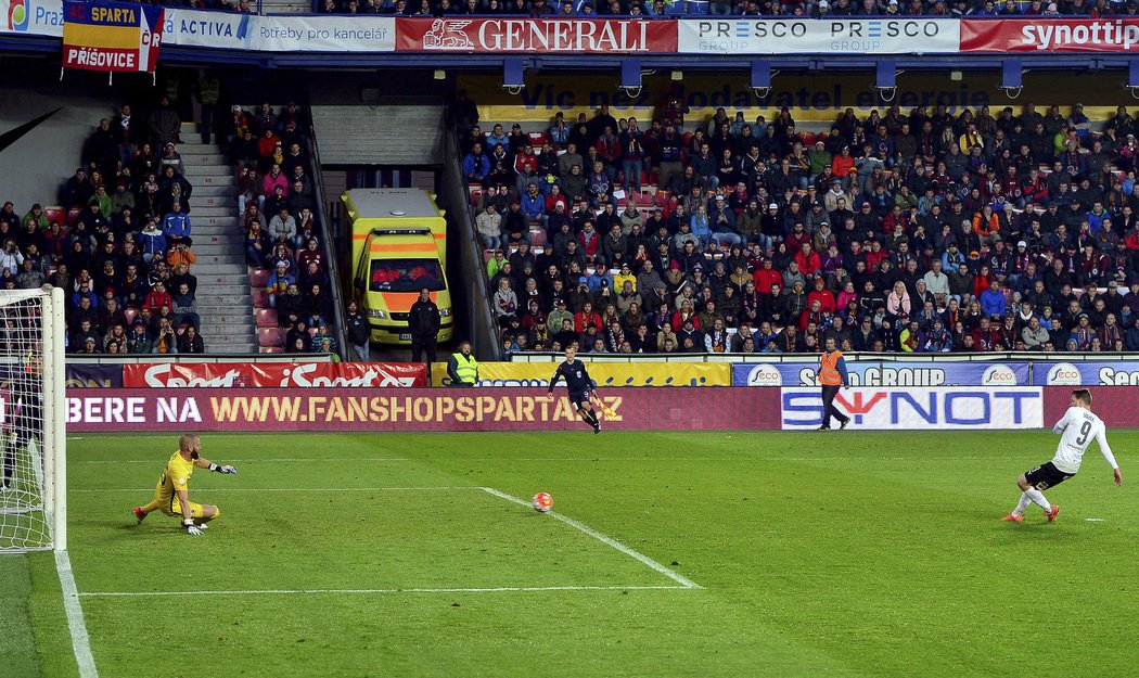 Penaltu Plzně proměnil Ondřej Vaněk, brankář David Bičík šel na opačnou stranu