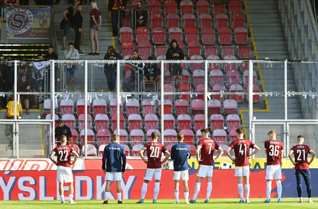 Smutná děkovačka fotbalistů Sparty v Plzni