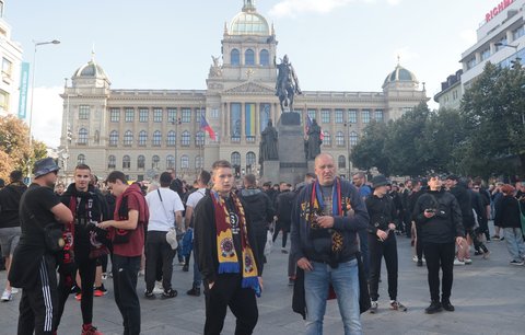 Fanoušci Sparty se sešli před derby na Václavském náměstí