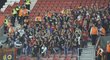 Sektor sparťanských fanoušků při utkání na stadionu Southamptonu