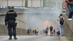 Bilance policie po řádění srbských chuligánů: Tři zranění, dva zadržení