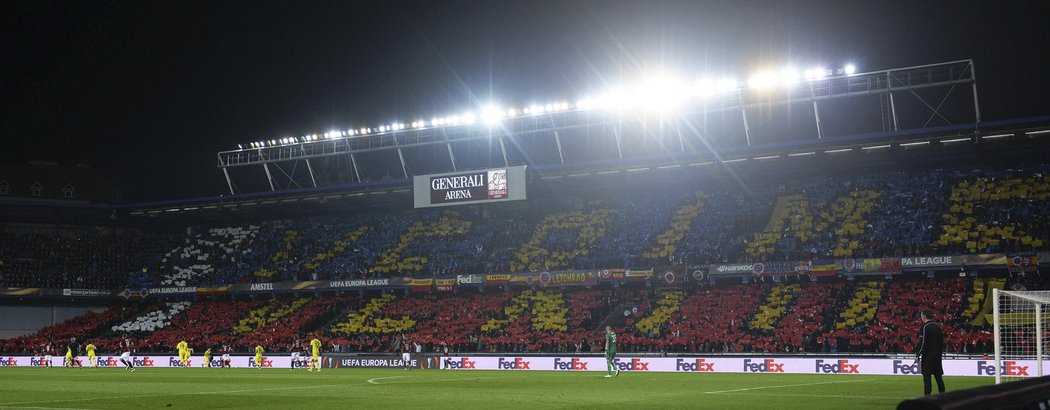 Fanoušci na Letné předvedli v první půli velkolepou choreografii