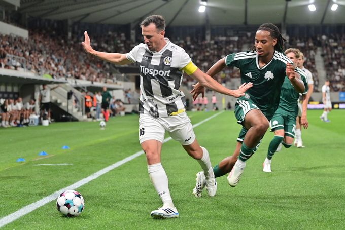 ONLINE: Hradec - Panathinaikos 1:1. Domácí v prodloužení pálí šance! Řekové už jen brání ONLINE: Hradec - Panathinaikos 1:1. Domácí v prodloužení pálí šance! Řekové už jen brání
