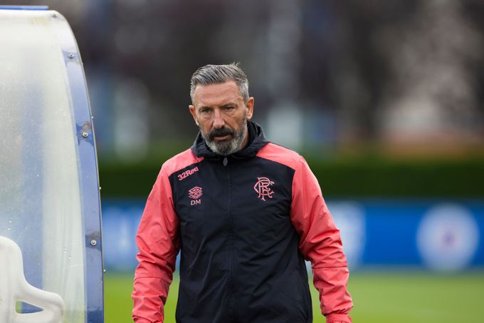 Skotská média cupují Rangers: konec v Evropě, vyhazov trenéra? Je mi trapně, přiznal McInnes Skotská média cupují Rangers: konec v Evropě, vyhazov trenéra? Je mi trapně, přiznal McInnes