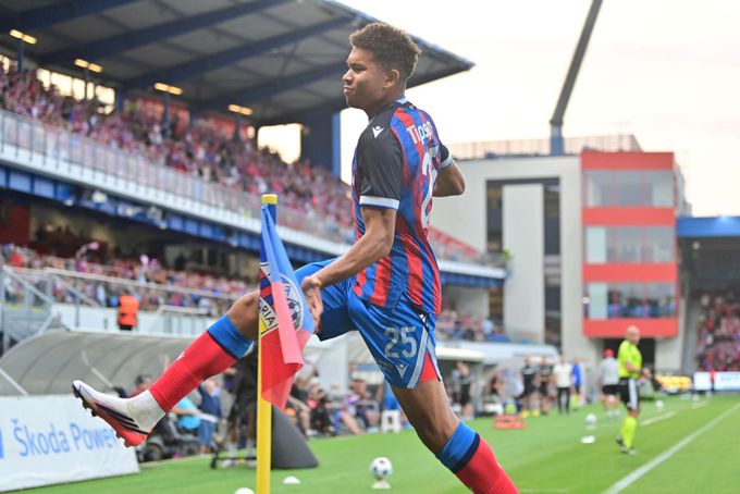 ONLINE: Plzeň - Zbrojovka 1:0. Kabongo otevřel skóre po rohu, Viktoria tlačí i dál ONLINE: Plzeň - Zbrojovka 1:0. Kabongo otevřel skóre po rohu, Viktoria tlačí i dál