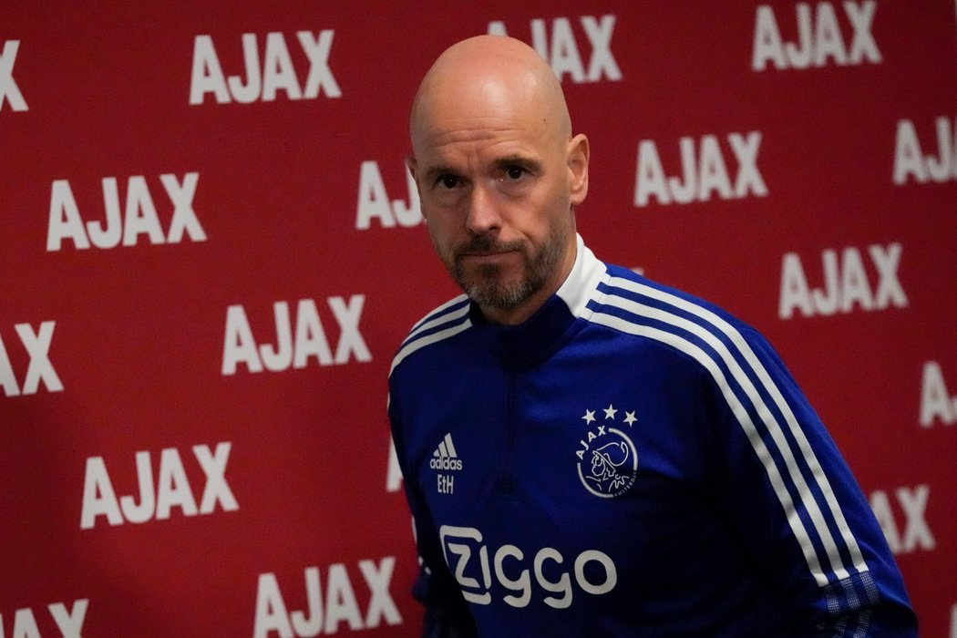 Erik Ten Hag každý den volá Frenkiemu de Jongovi, aby ho přesvědčil k přestupu na Old Trafford