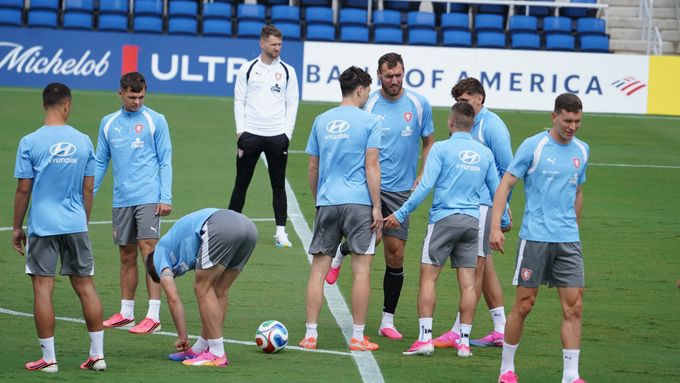 MS ve fotbale ONLINE: Češi trénují v Mansfieldu, jak vypadá složení stoperské trojice? MS ve fotbale ONLINE: Češi trénují v Mansfieldu, jak vypadá složení stoperské trojice?