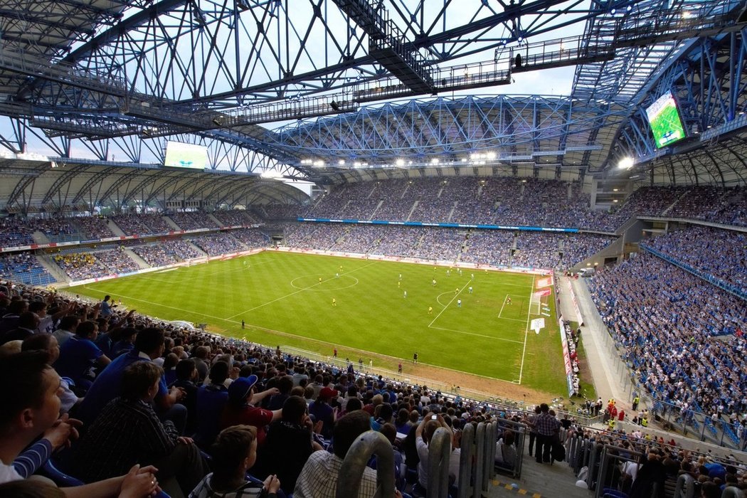 Stadion Schalke se zatahovací střechou