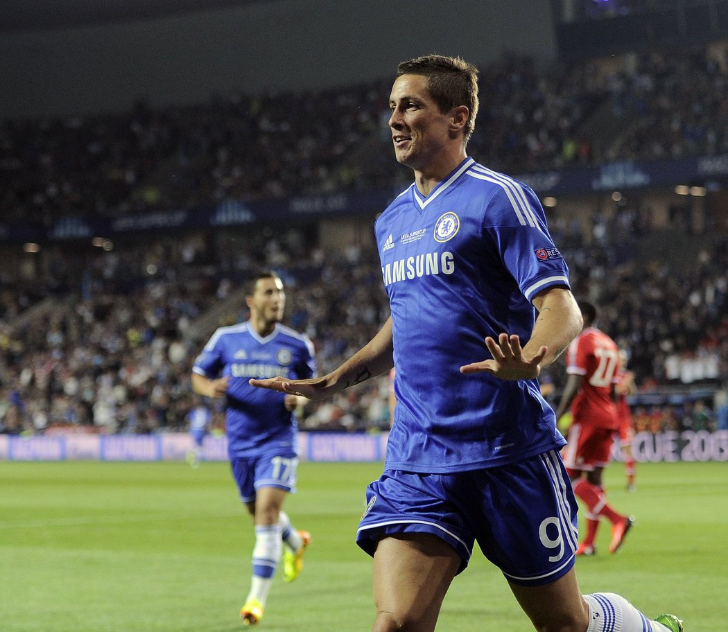 Fernando Torres slaví vedoucí gól Chelsea do sítě Bayernu Mnichov
