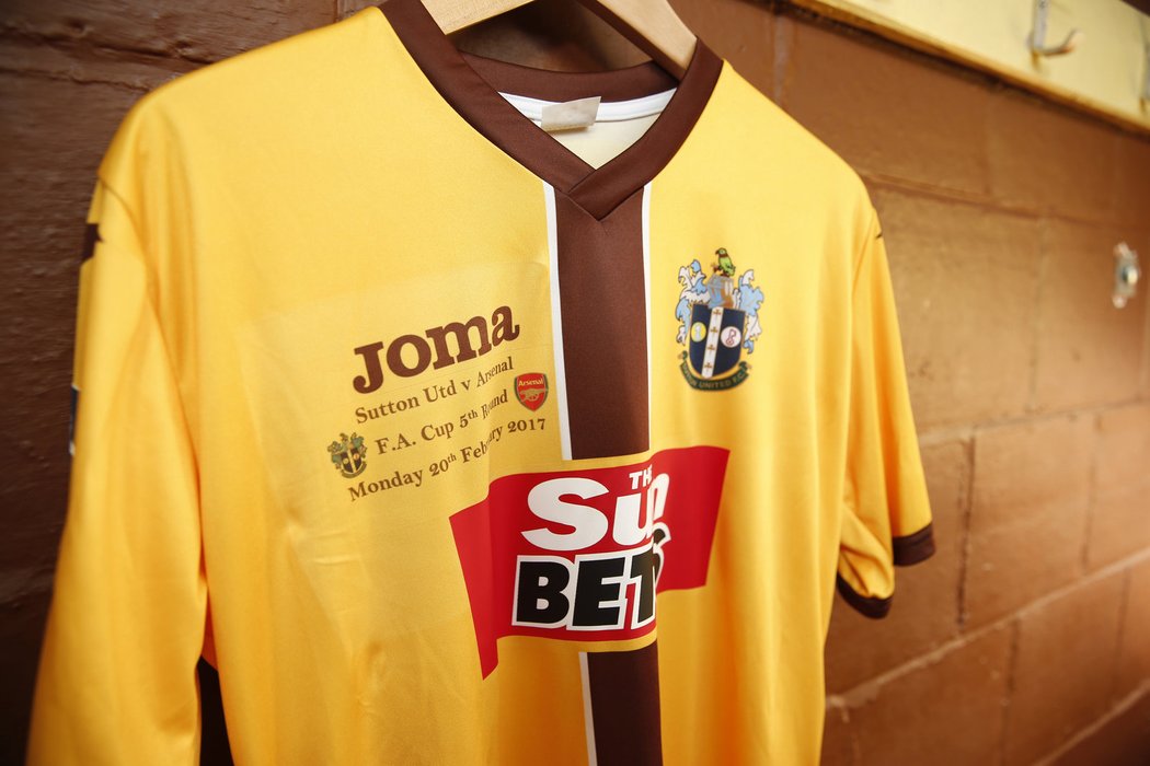 Dres fotbalistů Suttonu United