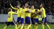 Radost švédských fotbalistů po gólu proti Itálii