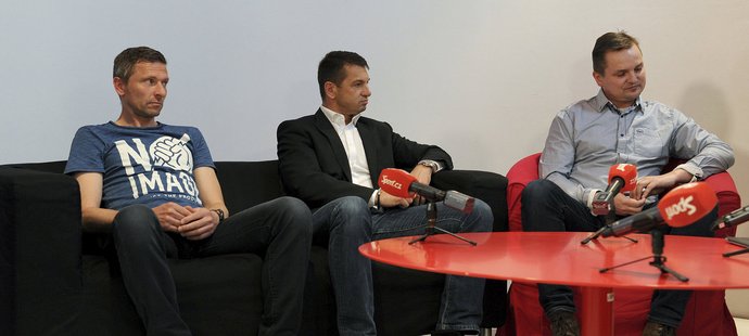 Martin Hašek, Pavel Kuka a Marek Kindernay při debatě Sportu o budoucím modelu první ligy