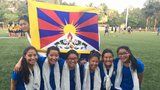 Fotbalistkám z Tibetu zatrhli cestu do USA. Bojí se, že budou chtít azyl