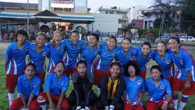 Tibetské fotbalistky nemohou jet do USA na zápas, nedostaly vízum.