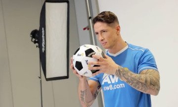 Fernando Torres ukázal svaly z posilovny