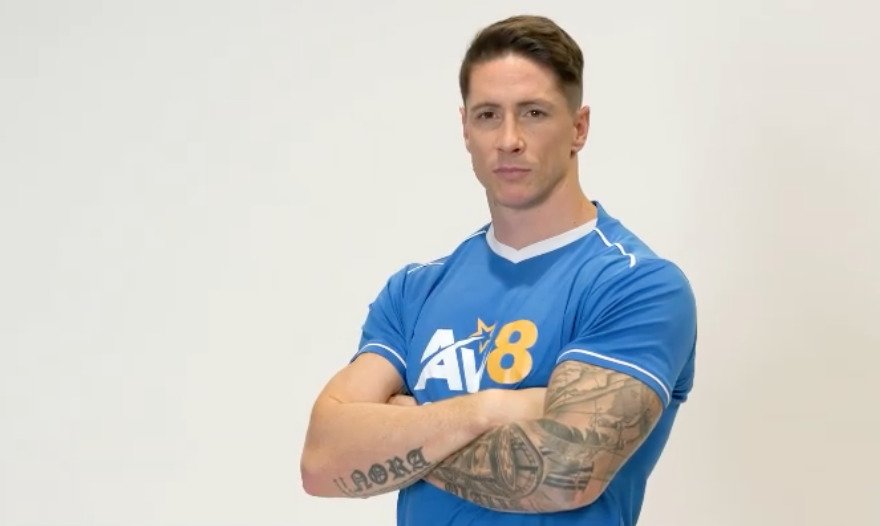 Fernando Torres a jeho vypracované bicepsy