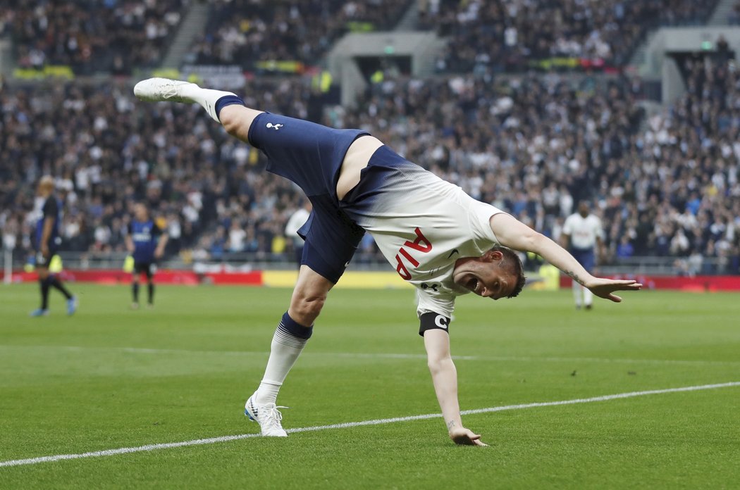 Robbie Keane slavil na svůj věk divoce jeden z gólů Tottenhamu