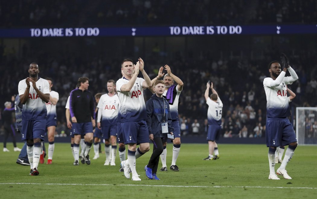 Legendy Tottenhamu děkují fanoušci po zápase