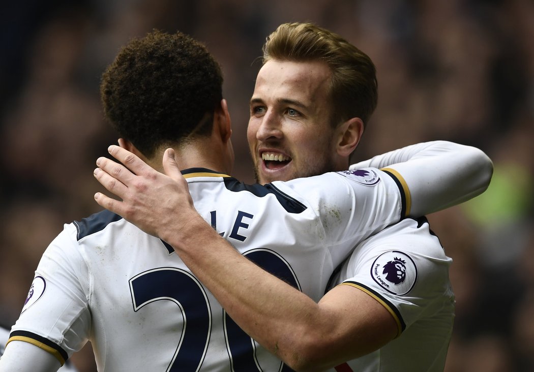 Útočník Tottenhamu Harry Kane se raduje z gólu