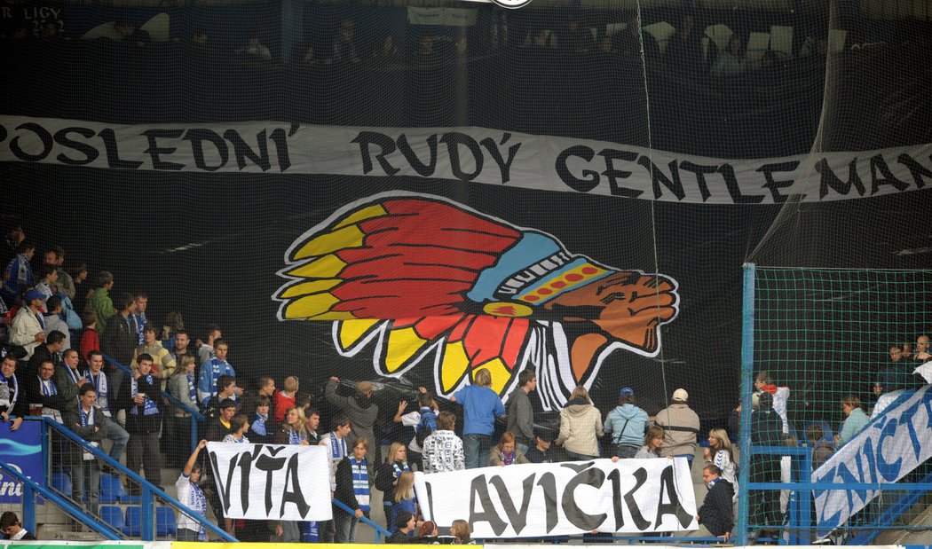 2008. Liberec - Sparta. Sparťanské choreo pro trenéra Vítězslava Lavičku.