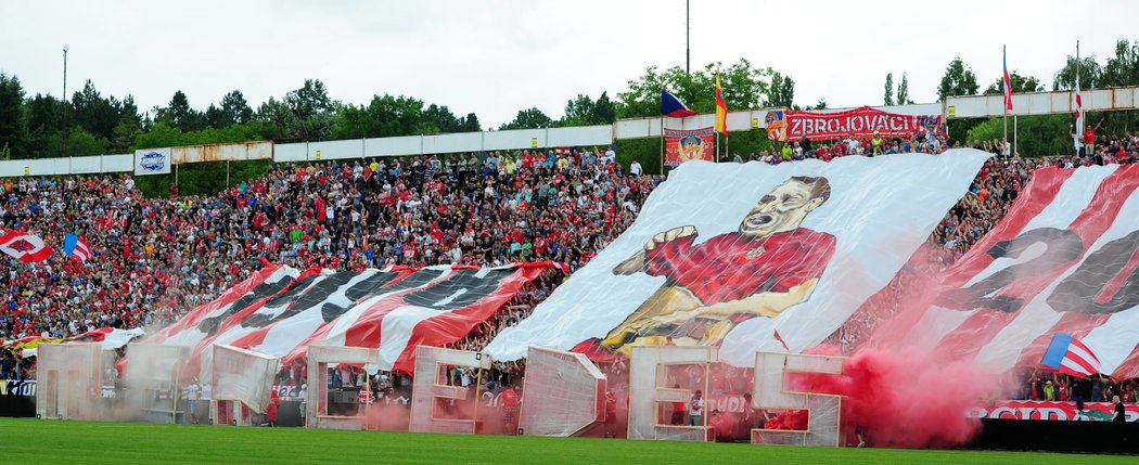 2015. Rozlučka Petra Švancary v Brně. V hlavní roli na Lužankách Švancarova slavná přezdívka.