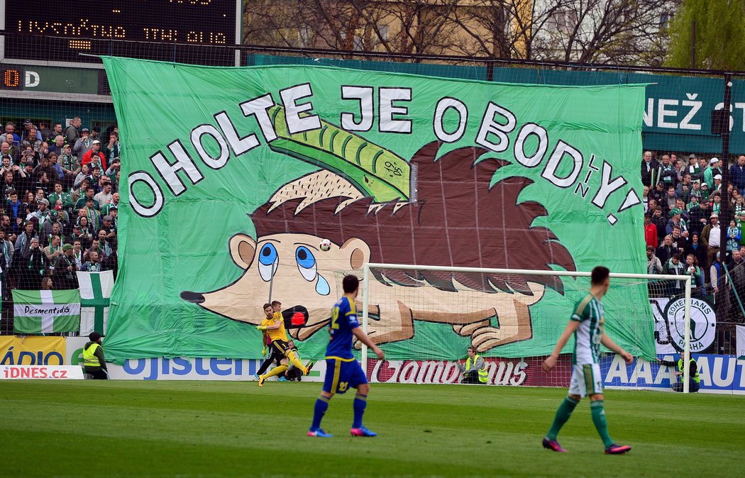 2017. Bohemians - Jihlava. Fanoušci Bohemians využili ve svém choreu jihlavského maskota.