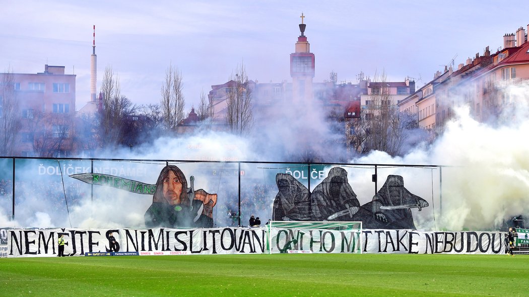 2020. Bohemians - Slavia. Výzva od domácího kotle se vyplnila. Fotbalisté Bohemians opravdu Slavii nečekaně porazili.