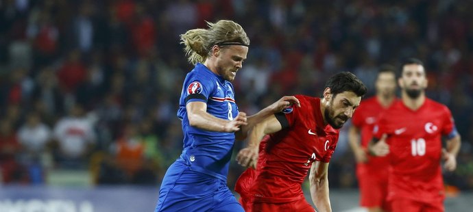 Turečtí fotbalisté si po výhře nad Islandem zajistili přímý postup na EURO