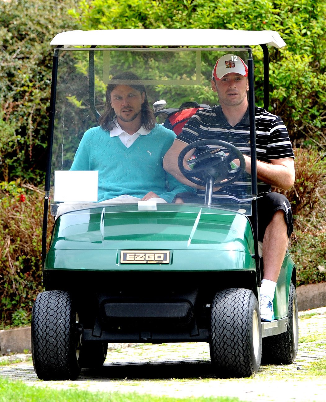 Při soustředění na EURO 2008 vyrazil Tomáš Ujfaluši na golf ve společnosti brankáře Jaromíra Blažka