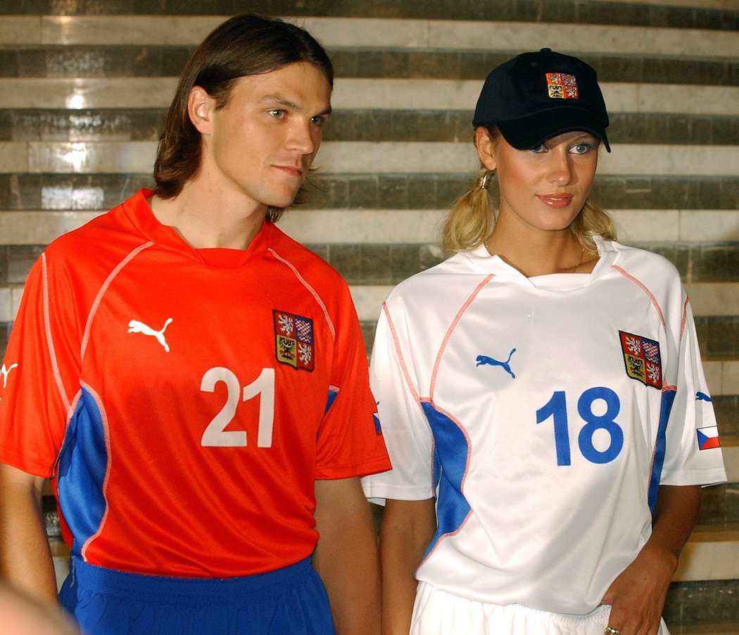 2002. Tomáš Ujfaluši jako model při přehlídce nových reprezentačních dresů.