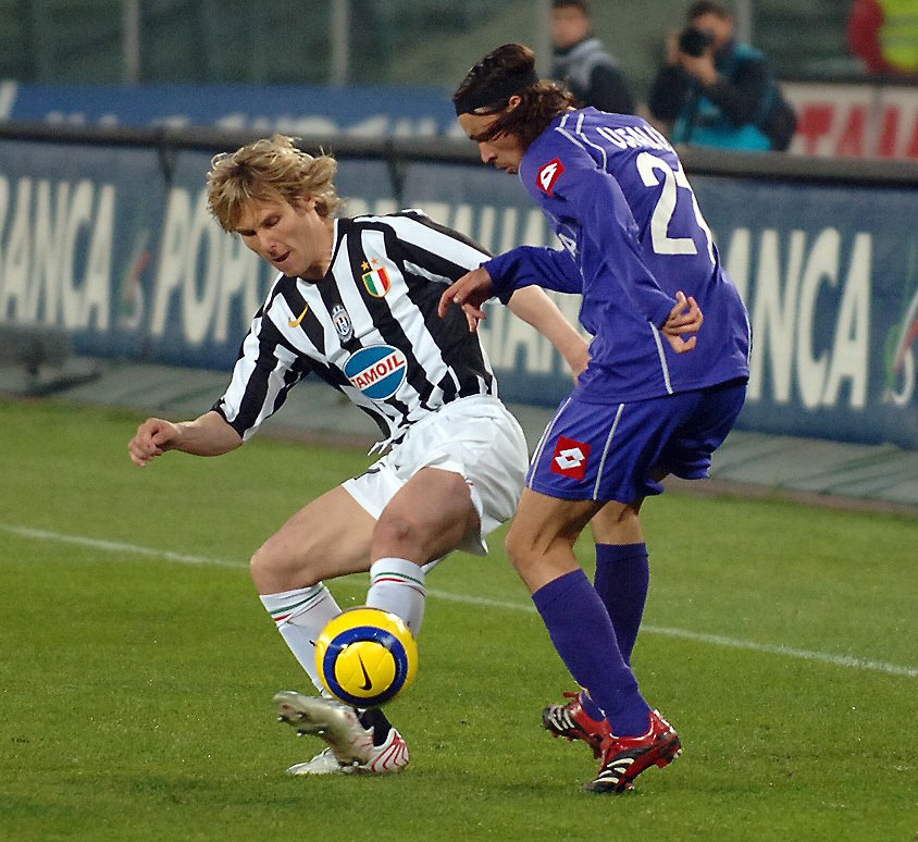 2006. V italské lize se Tomáš Ujfaluši potkával při utkáních proti Juventusu s Pavlem Nedvědem.