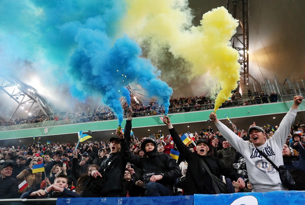 Fotbalisté Dynama Kyjev v prvním ze série charitativních utkání zvítězili ve Varšavě nad Legií 3:1