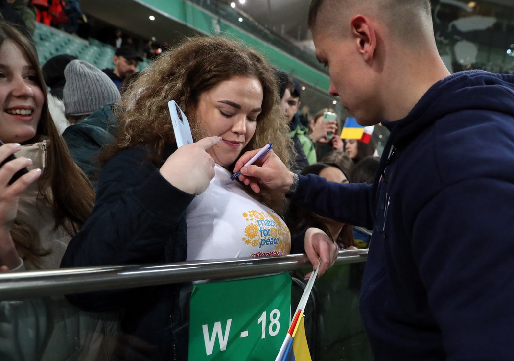 Fotbalisté Dynama Kyjev v prvním ze série charitativních utkání zvítězili ve Varšavě nad Legií 3:1