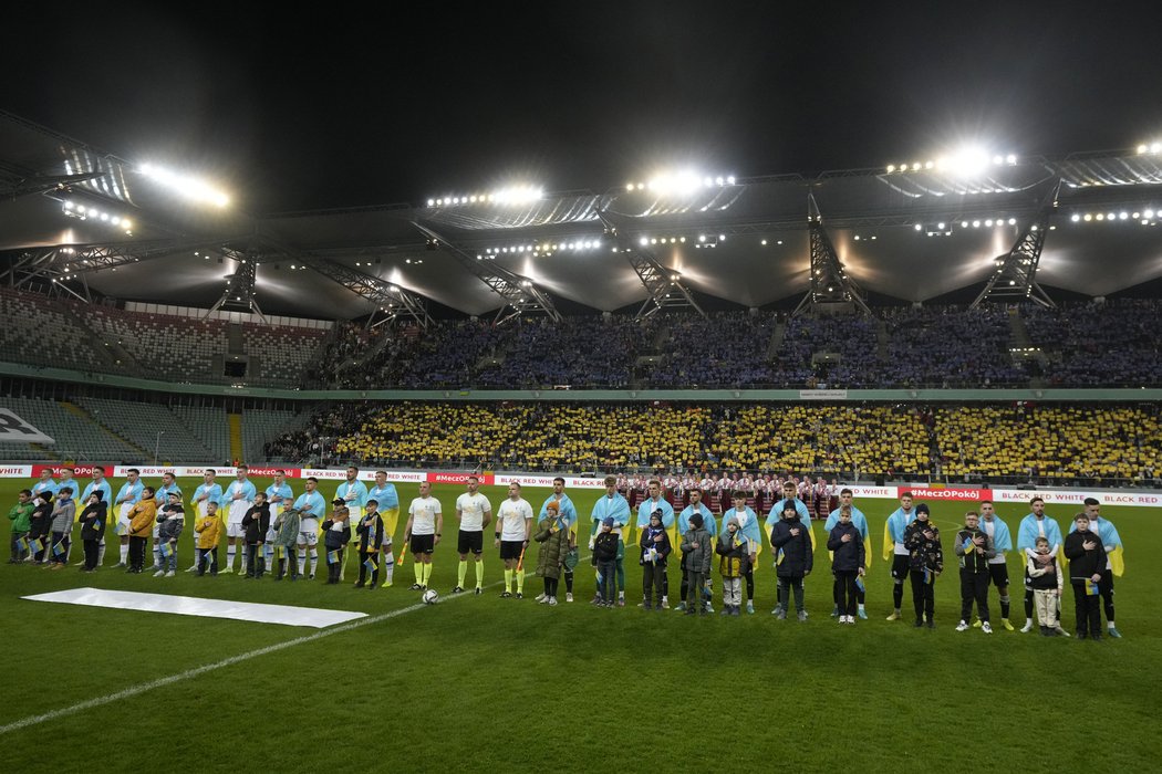 Fotbalisté Dynama Kyjev v prvním ze série charitativních utkání zvítězili ve Varšavě nad Legií 3:1