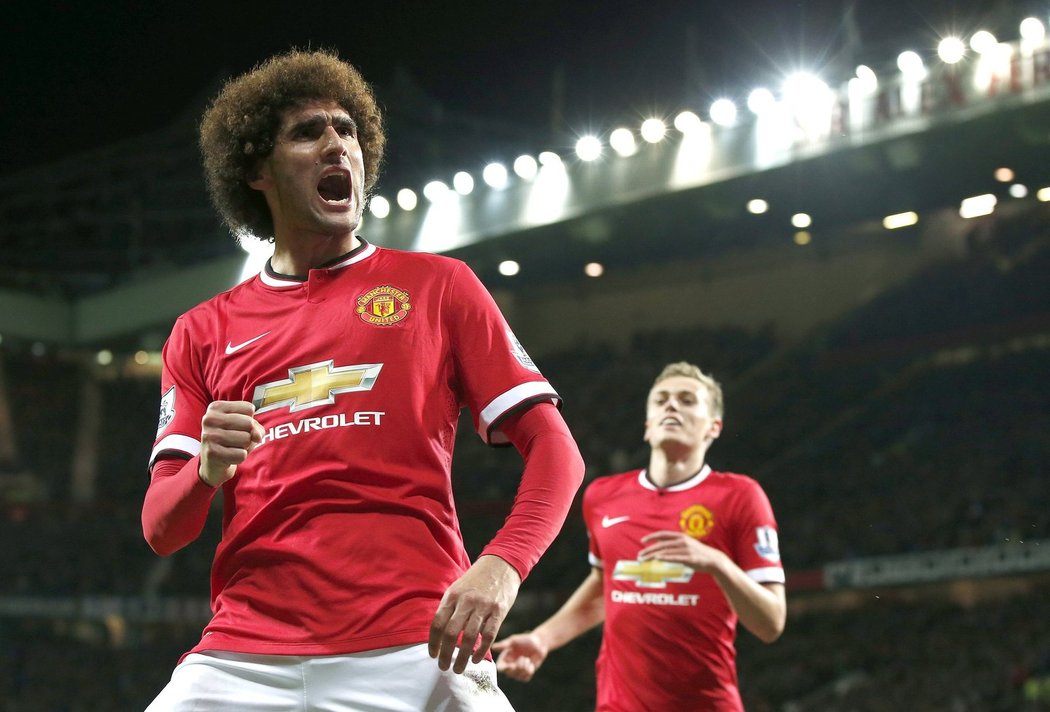 Marouane Fellaini se raduje z gólu Manchesteru United proti Stoke