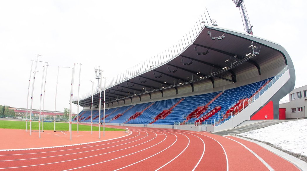 Městský stadion v Ostravě-Vítkovicích má za sebou první etapu rekonstrukce, která stála 466 milionů korun bez DPH