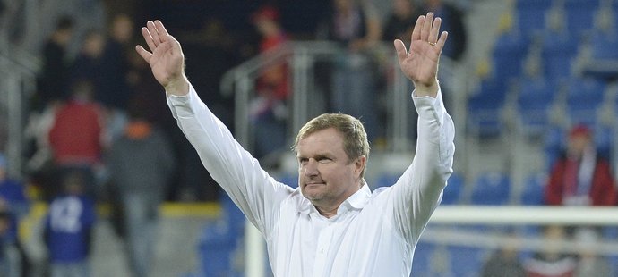 Trenér Pavel Vrba došel s českou reprezentací na EURO, po něm ale možná u týmu skončí