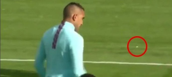 Dimitri Payet předvedl na tréninku kouzla se žvýkačkou