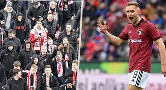 Divoká dohra derby: Konflikt fanoušků s Kuchtou před stadionem!