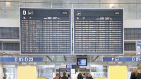 Pasažéři letu do Norska se karanténě nevyhnou, ačkoli na letišti přistáli v 0:00