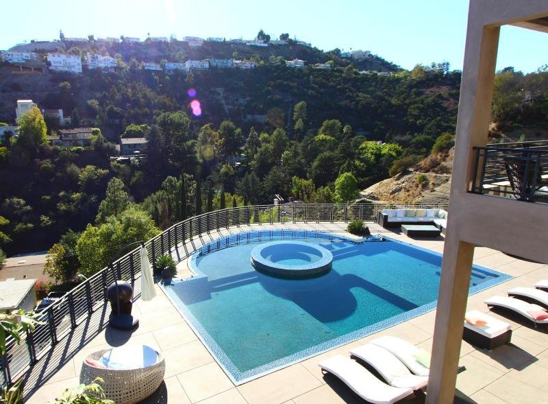 HOLLYWOOD HILLS MANSION - LOS ANGELES, KALIFORNIE