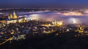 V Praze se poslední úplný březnový týden můžeme připravit na chladné noci a mrazivá rána. (Fotografie Petra Kalouska obdržela v roce 2018 v soutěži Praha fotografická Cenu starosty Prahy 1 Oldřicha Lomeckého)