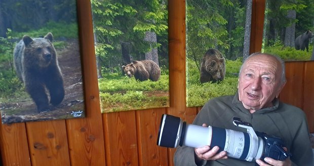 Trpělivost a dobrodužná povaha a nezlomný duch pomáhá Jaroslavovi Pešatovi (91) z Frýdku-Místku zachytit fotoaparátem unikární snímky divokých zvířat.