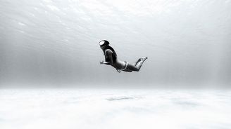 Úžasné portrétní fotografie lidí pod vodou
