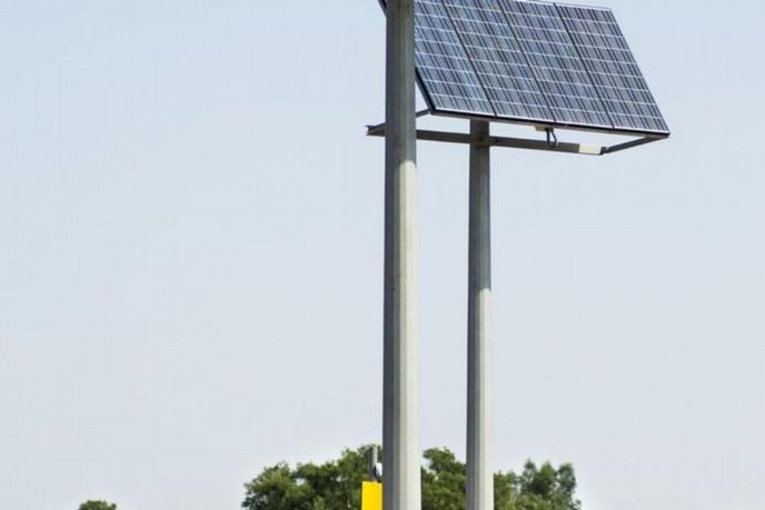 Fotovoltaické panely se jako podpůrný zdroj napájení železniční infrastruktury používají již dnes