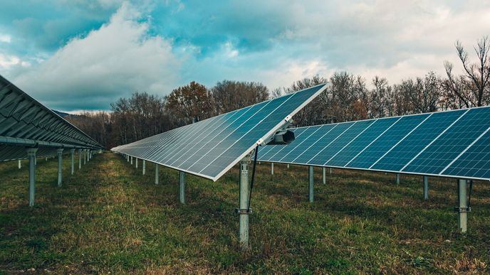 Zájem o fotovoltaické panely je čtyřikrát vyšší než loni. Lidé chtějí ušetřit