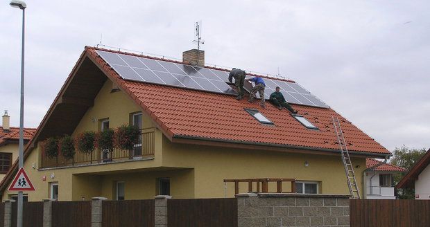 Chcete si snížit účty za elektřinu? Pořiďte si fotovoltaickou elektrárnu!