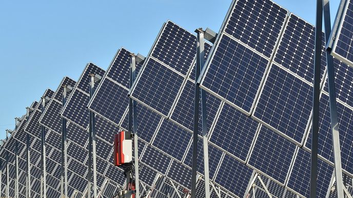 Mezi firmami vzrůstá poptávka po nových fotovoltaických parcích plánovaných například na střechy logistických center a průmyslových budov, ale i po energeticky soběstačných řešeních u menších firem.