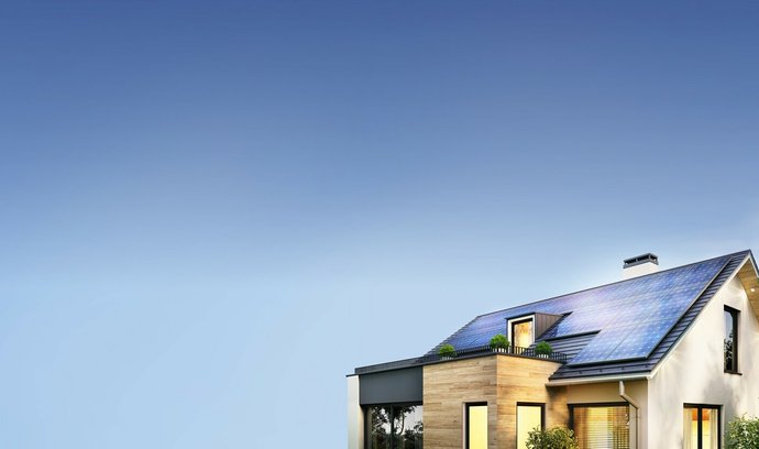 Fotovoltaická elektrárna na balkoně může fakturu za elektřinu i zvýšit. Důležitá je instalace od profesionálů, radí expert