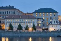 Hotely v Praze otevřely: Poptávka je vlažná, chybějí turisté. A mají dost zaměstnanců?